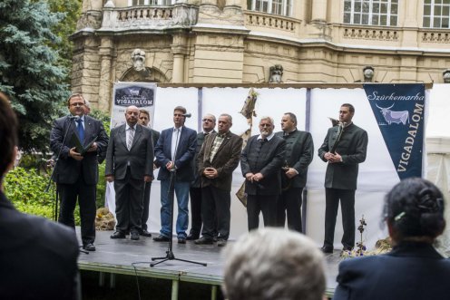 Bognár Lajos élelmiszerlánc-felügyeletért felelős helyettes államtitkár nyitotta meg a  IV. Szürkemarha Vigadalom, Gasztronómiai és Kulturális Fesztivált